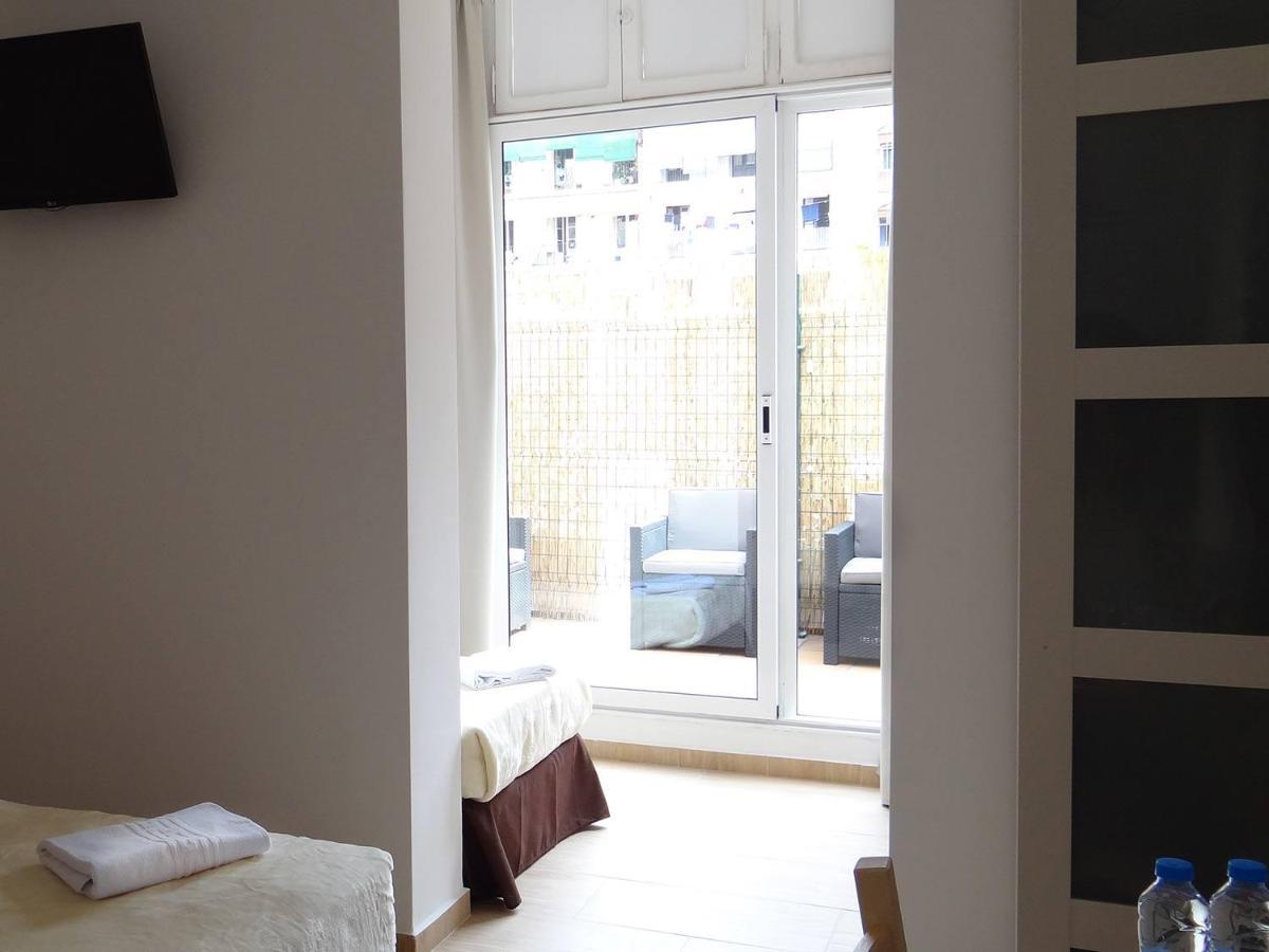 Hostal Balkonis Барселона Екстериор снимка