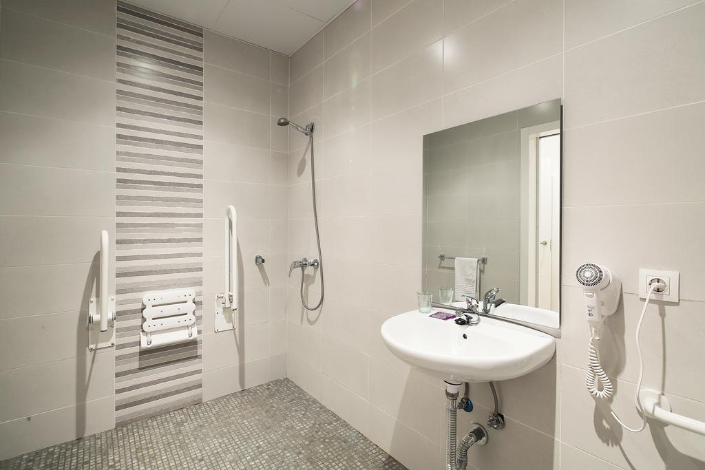 Hostal Balkonis Барселона Стая снимка