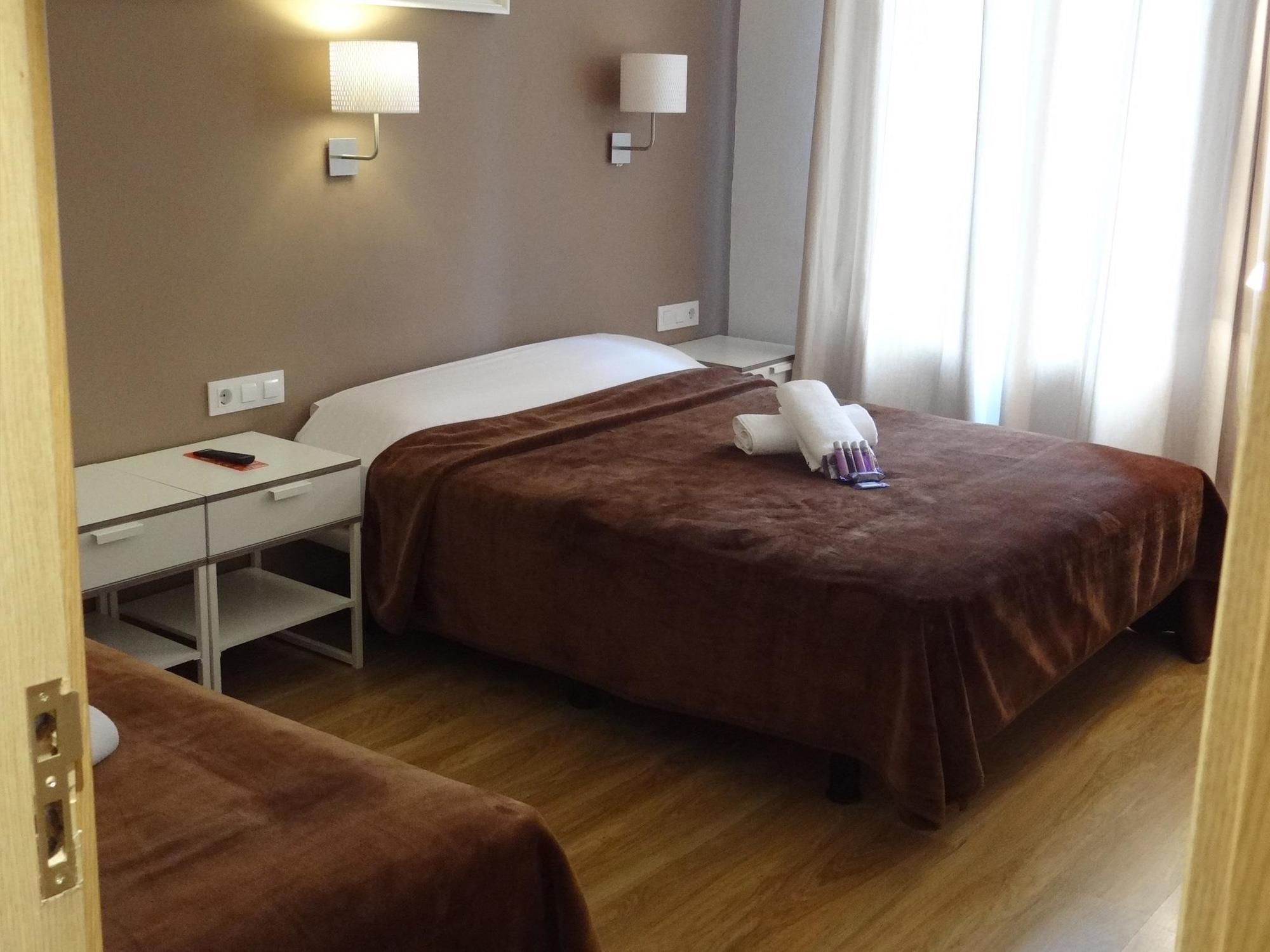 Hostal Balkonis Барселона Екстериор снимка